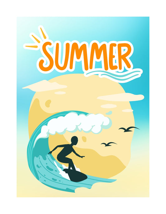 Egy szörföző sziluettje látható egy hullám tetején, míg a háttérben a napfényes, homokos partot és a "SUMMER" felirat hirdeti az év legmelegebb időszakát. 