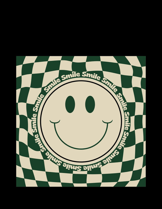 Egy stilizált, mosolygó arc középpontban, körülötte a "Smile" szó ismétlődik, bekeretezve egy sakk-mintás háttérrel. 