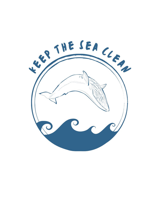 Egy mosolygó delfin ugrik át a hullámokon, a "Keep the Sea Clean" felirattal együtt egy kör alakú dizájn keretein belül. 