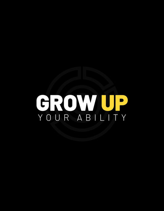 Fekete háttér előtt, egy dinamikus betűtípusban megjelenő "GROW UP YOUR ABILITY" szöveg, mely motiváló és erőteljes hatást kelt. A "GROW UP" rész színe fehér, míg a "YOUR ABILITY" kiemelkedik a sárga árnyalatával. 