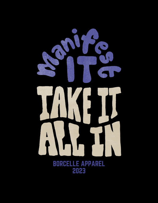 Látványos szöveges grafika tündöklő lila és krém színekben, "Manifest it - Take it all in" felirattal, fekete hátteren, amely az önmegvalósítás és a pozitív gondolkodás üzenetét közvetíti. 
