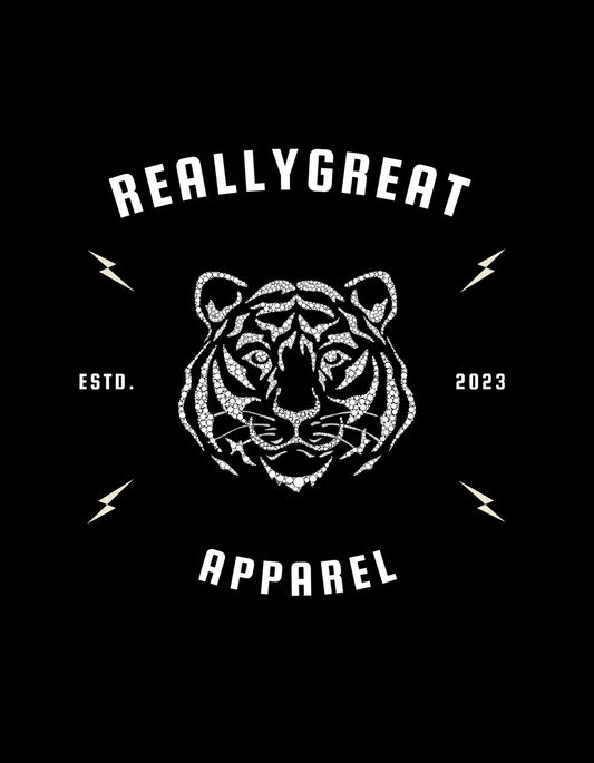 Egy erőteljes tigris fejét ábrázoló tervezés, mely körül villámok és az "ESTD. 2023" felirat látható. A "REALLYGREAT APPAREL" szöveg büszkén hirdeti a márka nevét.