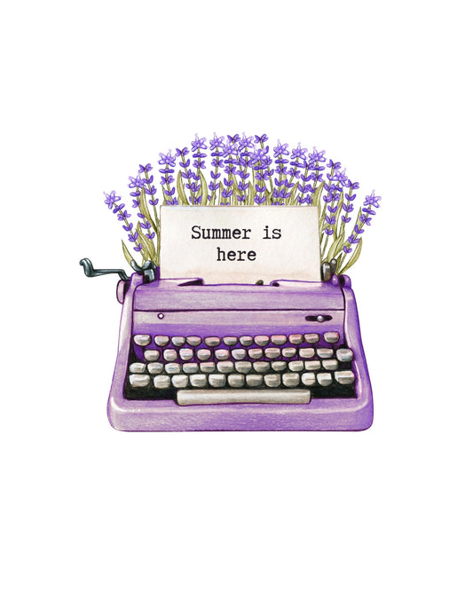 Egy retro lila gépelőgépen nyugvó levél, melyet lila virágok díszítenek, a szöveg: "Summer is here". 