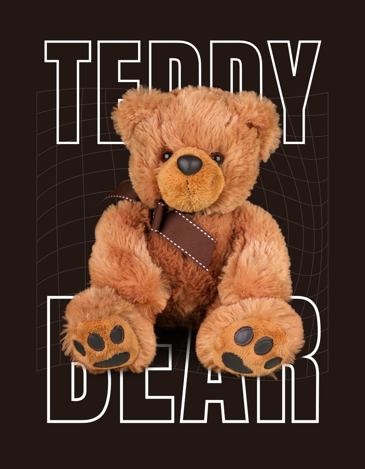 Egy aranyos barna mackó látható nagy fekete szemekkel és egy barna nyakkendővel, "TEDDY BEAR" felirattal a háttérben, ami melegséget és játékosságot sugároz. 