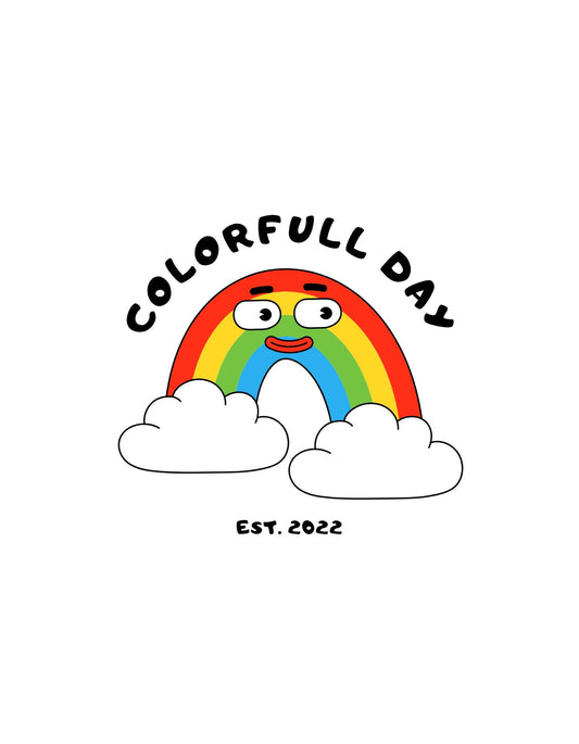 Egy mosolygó szivárvány keretezve felhőkkel, és a "COLORFULL DAY EST. 2022" szöveggel - pozitív energiát áraszt.