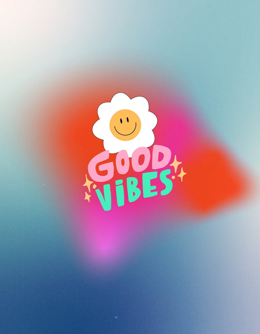 Egy mosolygós felhőfigura üdvözli a nézőt, melyet a "GOOD VIBES" felirat egészít ki, színes és energikus betűtípussal. A háttér vibráló színátmeneteket mutat, ami egy vidám és pozitív hangulatot közvetít. 