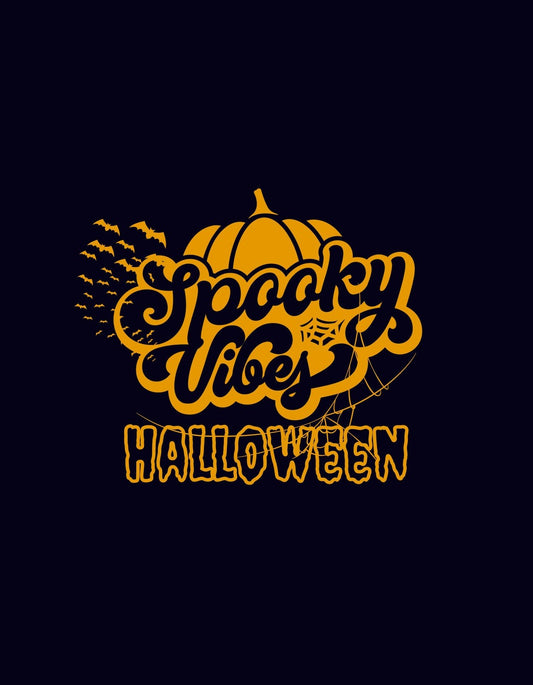 Egy sötét háttér előtt egy tök és denevérek rajzolódnak ki, kísérteties "Spooky Vibes Halloween" felirattal. A design igazi Halloween hangulatot áraszt, tökéletes választás az ünnepi időszakban. 