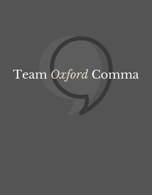 Stílusos tipográfiával rendelkező dizájnban a "Team Oxford Comma" felirat látható egy beszélő buborékban, amely a részletekre való odafigyelést és az írásmód szeretetét sugározza. 