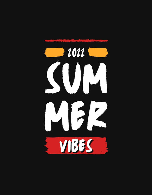 Egy nyári hangulatot árasztó dizájn, ahol a "2021 SUMMER VIBES" szöveg látható fehér betűkkel, piros és sárga színátmenetes csíkokkal díszítve egy sötét háttér előtt.