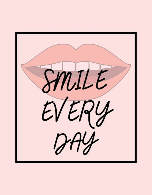 Egy páratlanul pozitív hangulatú kép, ahol egy rózsaszínű ajkakból álló grafika látható a "SMILE EVERY DAY" felirattal, ami minden napra mosolyt csal az arcodra. 