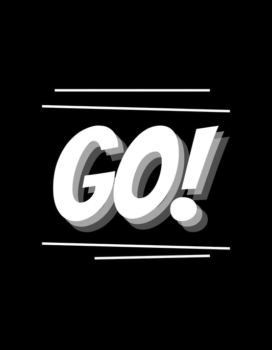 Egy lendületes és minimalistikus "GO!" felirat díszeleg az energikus fekete hátterű képen, fehér betűkkel és dinamikus kivitelben. 
