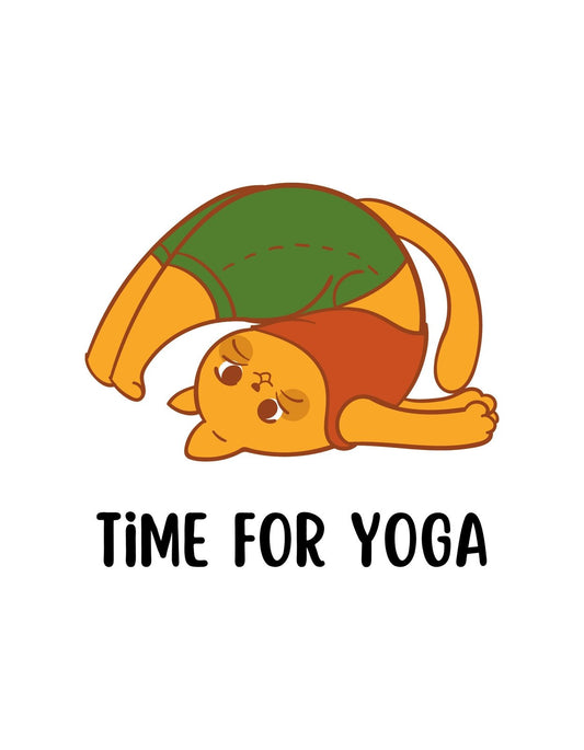 Egy aranyos macska formál egy pihentető jógapózt, felette a felirat: "Time for Yoga". A meleg színek és a vidám dizájn ellazulásra és kényelemre ösztönöz. 