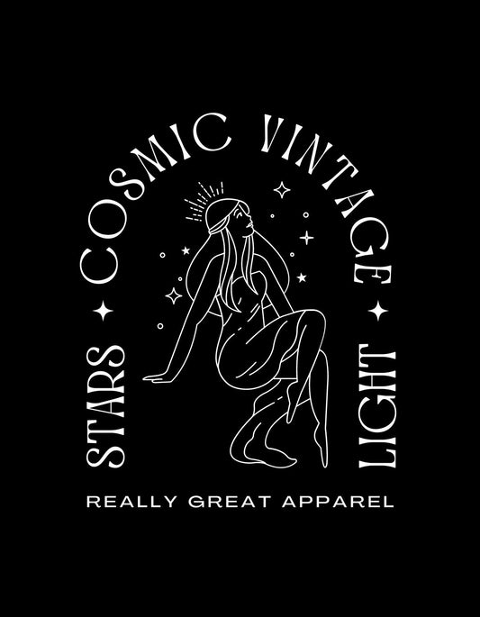 Egy stilizált női alak, csillagok és a "Cosmic Vintage" szöveggel körülvéve teremt egy nosztalgikus, világűres hangulatot. 