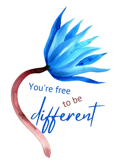 Egyedi akvarell kék virág, mellette "You're free to be different" felirattal 