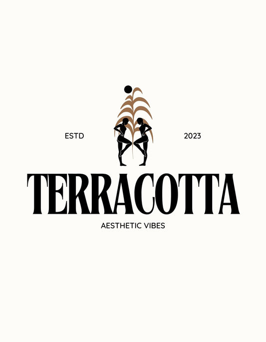 Minimalista tervezésű grafika, mely egy stilizált női alakot ábrázol barna és fekete színekkel, fölöttük a "TERRACOTTA" felirat található, hangsúlyos, modern betűtípussal. Az "ESTD 2023" és "AESTHETIC VIBES" szövegek további eleganciát kölcsönöznek.